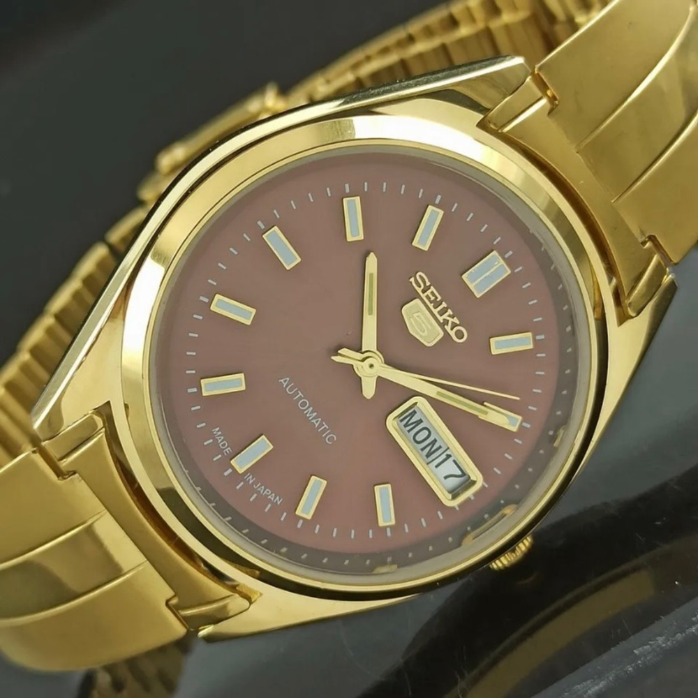 Rare 1970s Seiko Mens Gold watch with Red face!